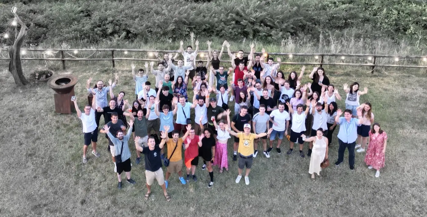 Il team di Dev4Side riunito alla festa d'estate aziendale